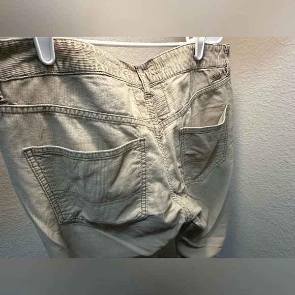 Quicksilver thin corduroy pants 34 - Picture 6 of 7
